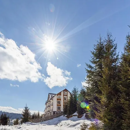 Hotel Konopka Forest & *