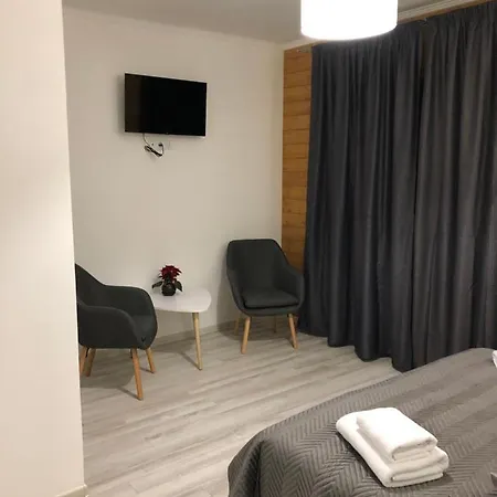 Konopka Forest & فندق بوكوفِل